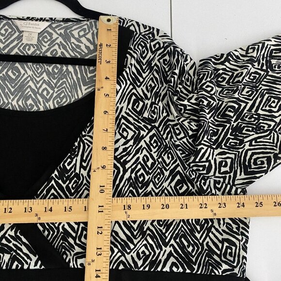 CJ Banks Blouse Size 2X Black White Faux Wrap Tie Back 3/4 Sleeves Stretch - Picture 8 of 10